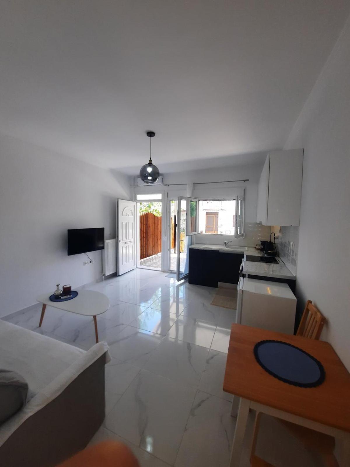 House B Diavata, Thessaloniki Apartment Ngoại thất bức ảnh