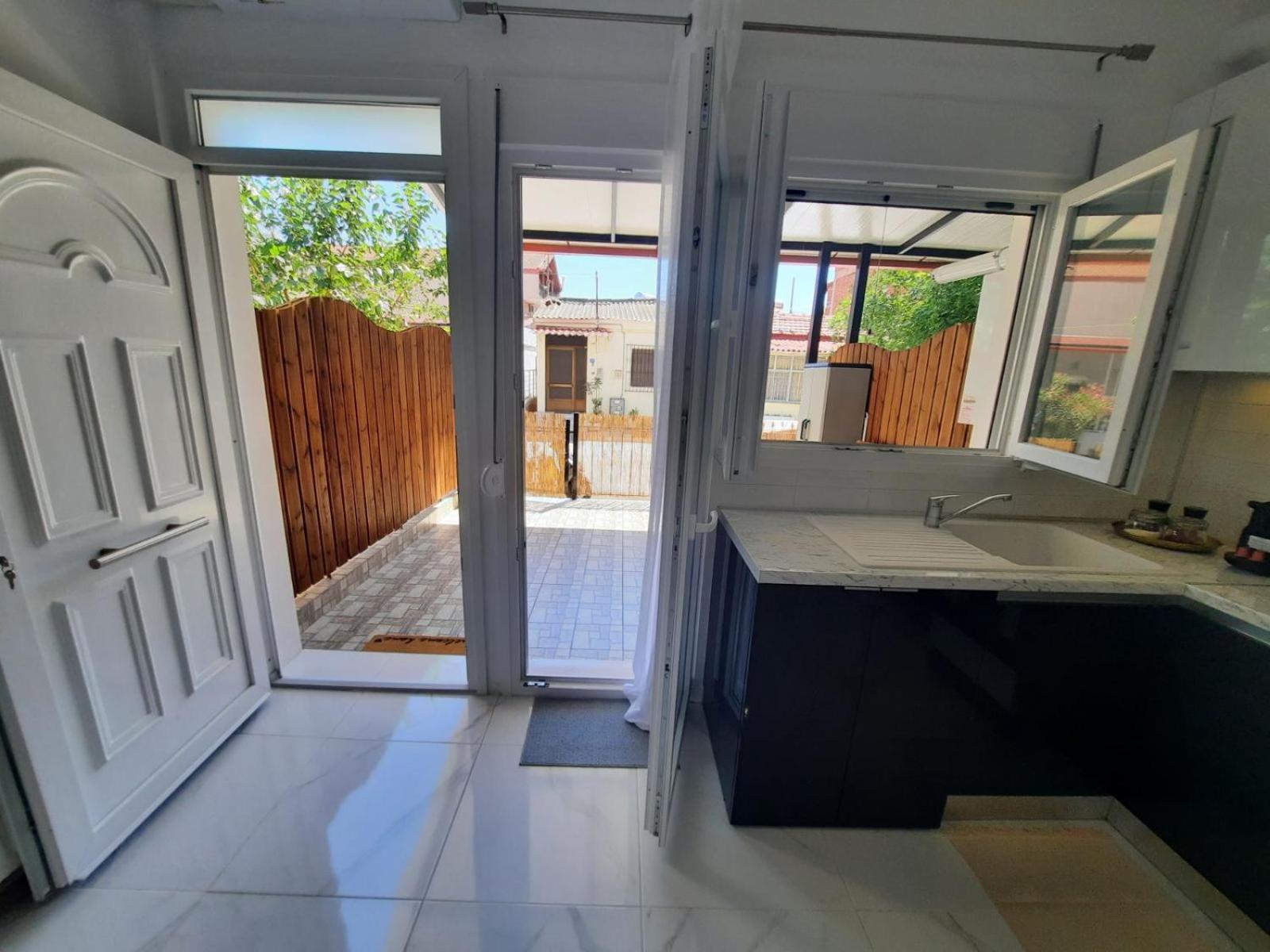 House B Diavata, Thessaloniki Apartment Ngoại thất bức ảnh