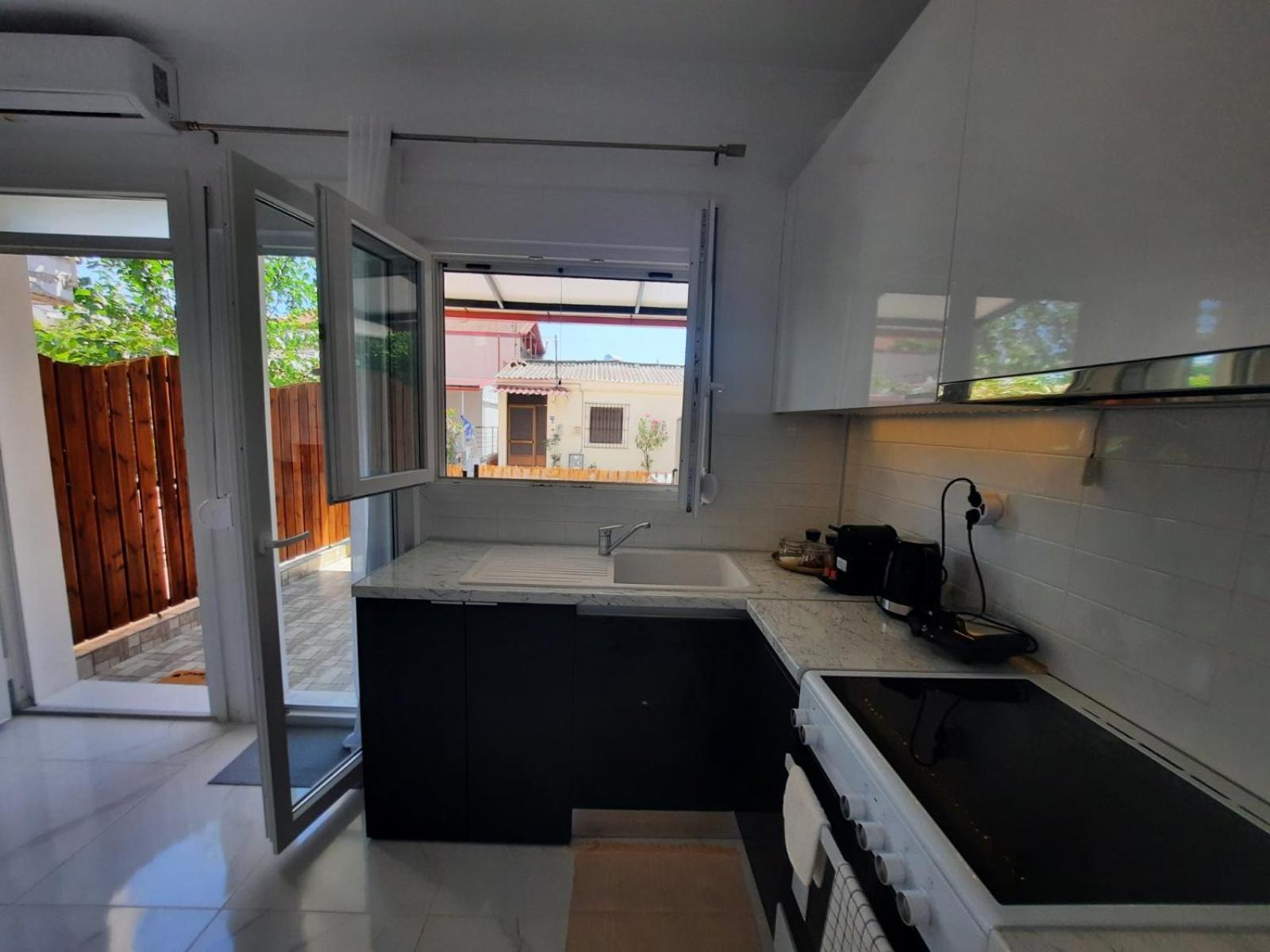 House B Diavata, Thessaloniki Apartment Ngoại thất bức ảnh